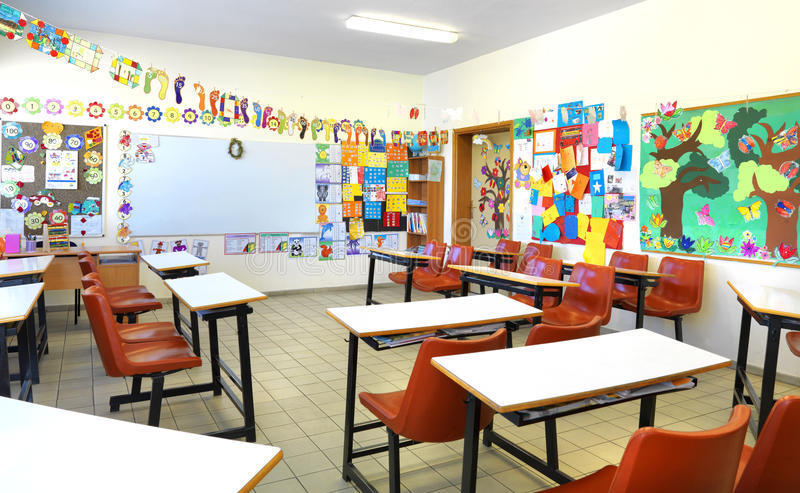 colorful-classroom-desks-and-chairs